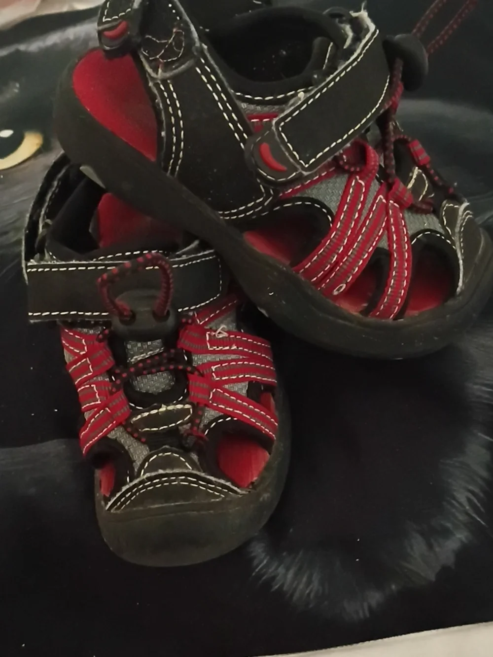WonderKids Closed-Toe Sandals in Red and Gray - Comfortable Everyday Wear